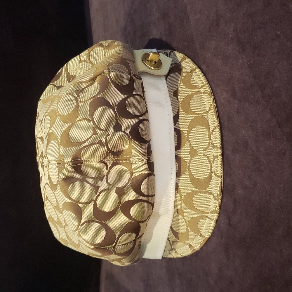 Coach hat